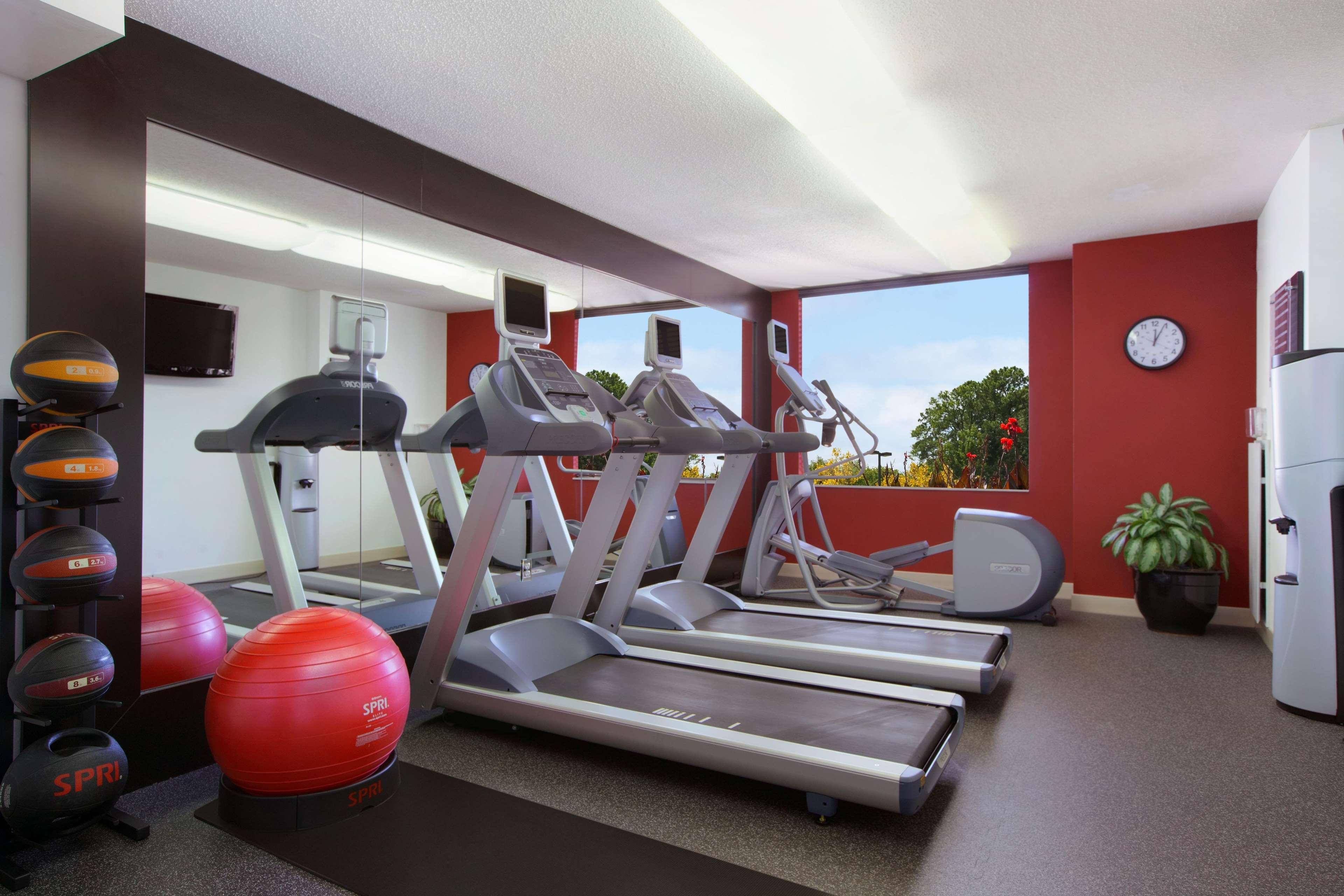 Homewood Suites By Hilton Falls Church Merrifield Ngoại thất bức ảnh